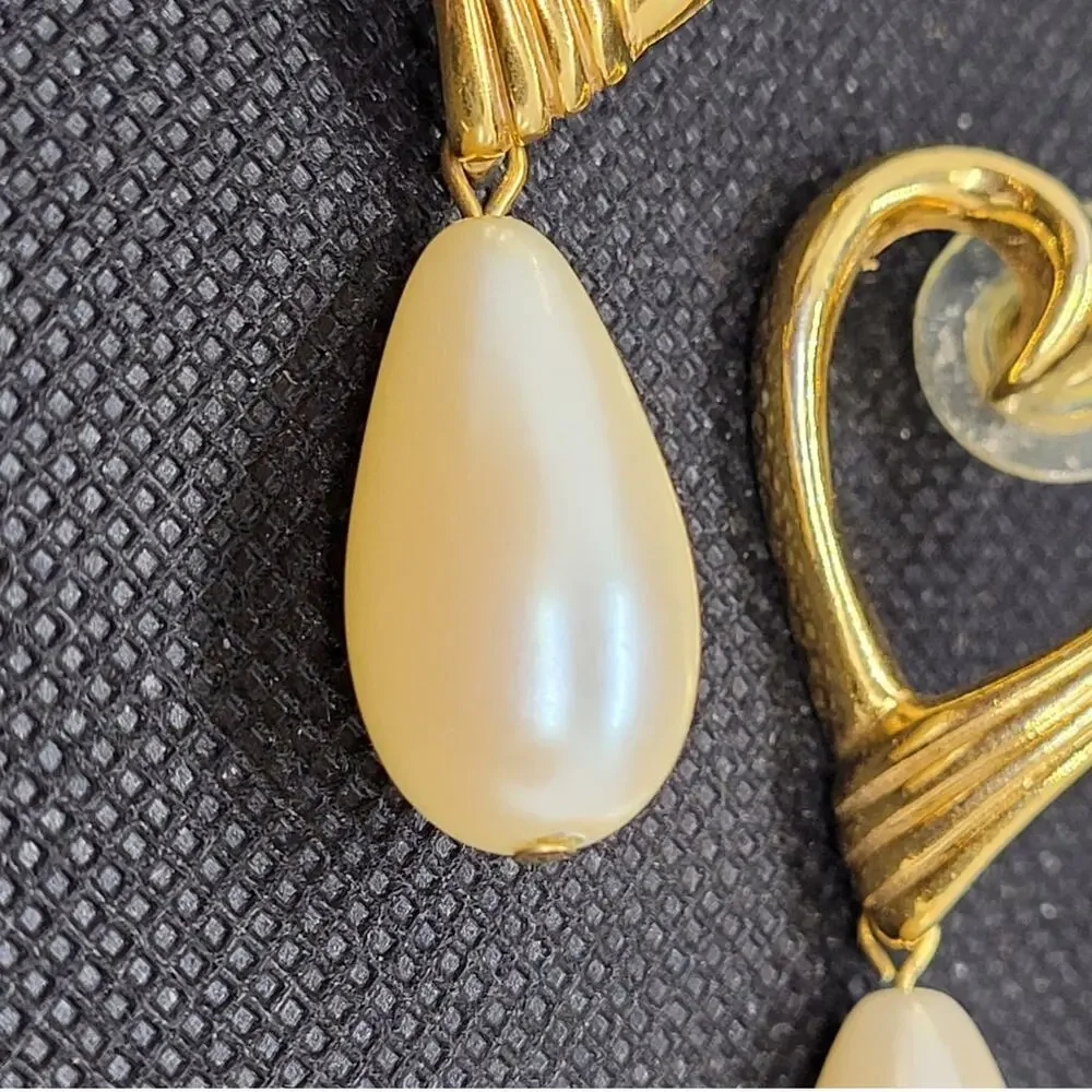 Romantic Avon Vintage Heart Drop Earrings Gold Tone Faux Pearl Statement‎